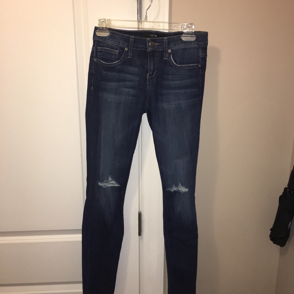 Joe’s skinny ripped jeans size 25